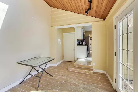2105 Rand Rd, Des Plaines, IL 60016 photo 17