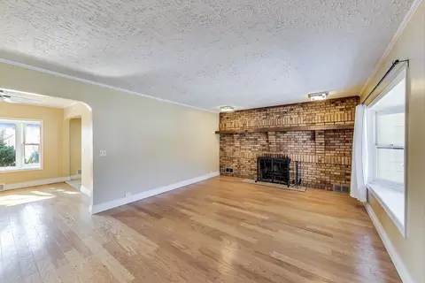 2105 Rand Rd, Des Plaines, IL 60016 photo 4