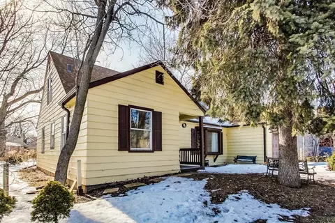 2105 Rand Rd, Des Plaines, IL 60016 photo 2