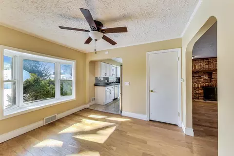 2105 Rand Rd, Des Plaines, IL 60016 photo 12