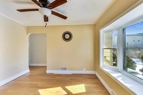 2105 Rand Rd, Des Plaines, IL 60016 photo 9