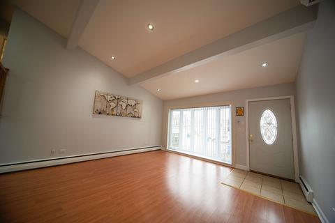 8844 Robin Dr, Des Plaines, IL 60016 photo 5
