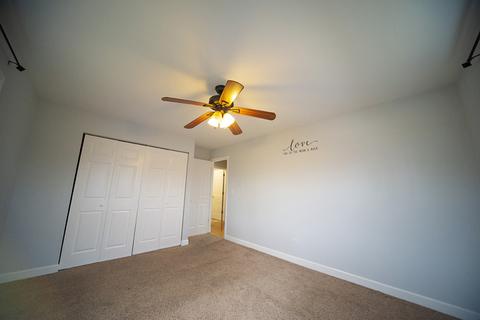 8844 Robin Dr, Des Plaines, IL 60016 photo 7