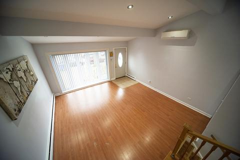 8844 Robin Dr, Des Plaines, IL 60016 photo 4
