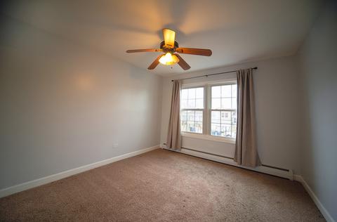 8844 Robin Dr, Des Plaines, IL 60016 photo 10