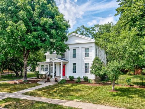 716 E Main St, Ottawa, IL 61350 photo 1
