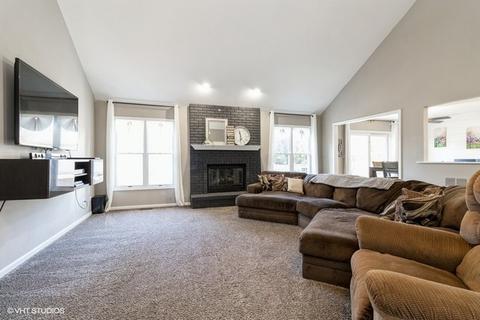 1815 Chestnut Hill Rd, Plainfield, IL 60586 photo 2