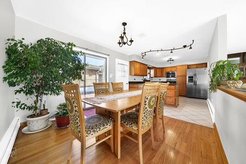 1925 Koehler Dr, Des Plaines, IL 60018 photo 9