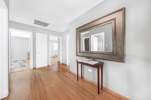 1925 Koehler Dr, Des Plaines, IL 60018 photo 10