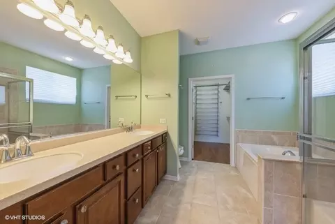 5944 Eton Dr, Hoffman Estates, IL 60192 photo 9