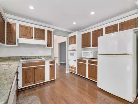 1701 Kay Rd, Wheaton, IL 60187 photo 9