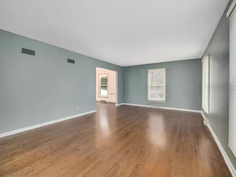 1701 Kay Rd, Wheaton, IL 60187 photo 4