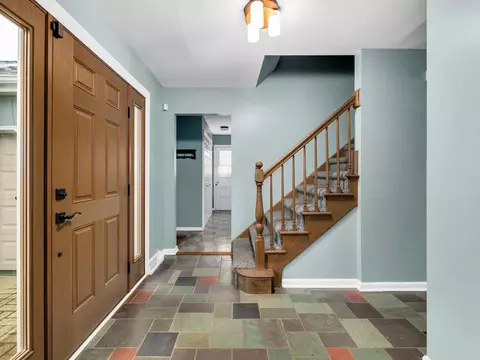 1701 Kay Rd, Wheaton, IL 60187 photo 2