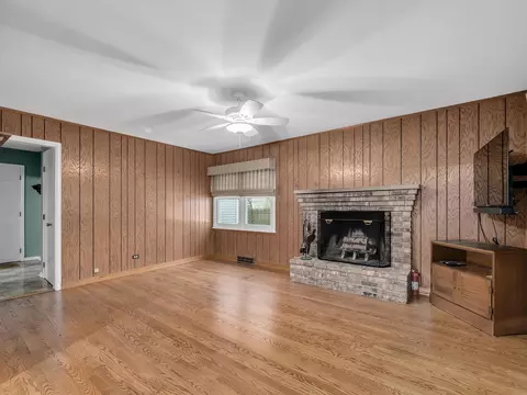 1701 Kay Rd, Wheaton, IL 60187 photo 12