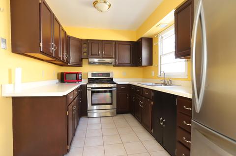650 Elgin Ave, Elgin, IL 60120 photo 2