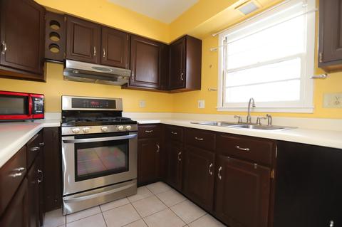 650 Elgin Ave, Elgin, IL 60120 photo 4