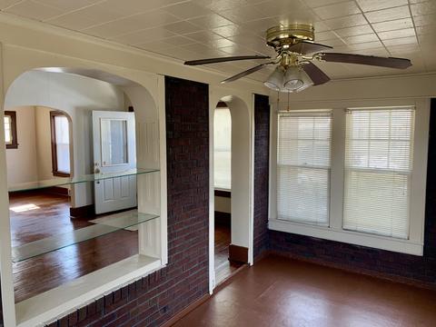 404 S Myrtle Ave, Kankakee, IL 60901 photo 2
