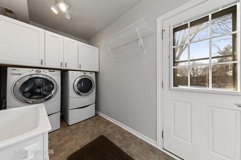 916 E Bailey Rd, Naperville, IL 60565 photo 12