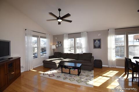 2496 Emily Ln, Elgin, IL 60124 photo 5