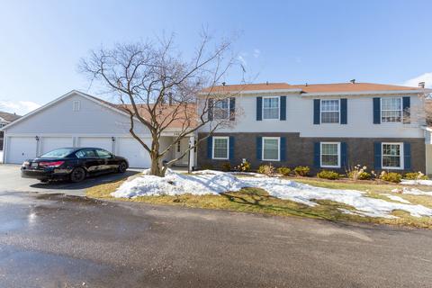 702 Crescent Ct #A2, Bartlett, IL 60103 photo 2