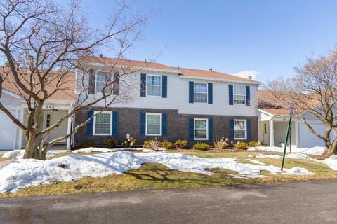 702 Crescent Ct #A2, Bartlett, IL 60103 photo 1