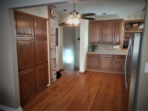 232 E Maple Ave, Roselle, IL 60172 photo 4