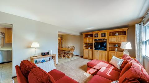 1390 Gloucester Ct, Hoffman Estates, IL 60192 photo 5