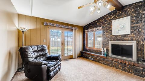 1390 Gloucester Ct, Hoffman Estates, IL 60192 photo 12