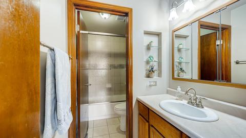 1390 Gloucester Ct, Hoffman Estates, IL 60192 photo 21