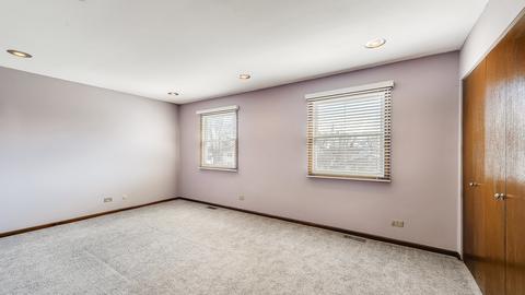 1390 Gloucester Ct, Hoffman Estates, IL 60192 photo 18