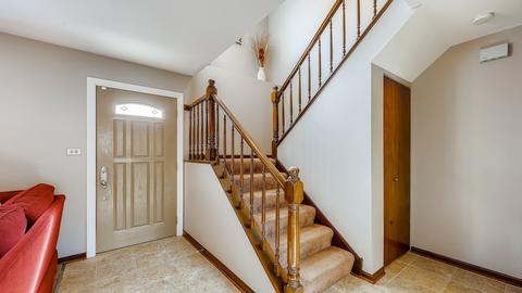 1390 Gloucester Ct, Hoffman Estates, IL 60192 photo 23
