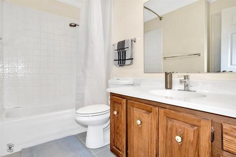 777 W Appletree Ln, Bartlett, IL 60103 photo 22