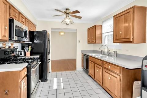 777 W Appletree Ln, Bartlett, IL 60103 photo 9