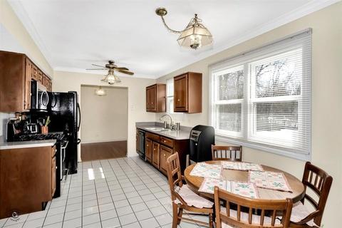 777 W Appletree Ln, Bartlett, IL 60103 photo 7