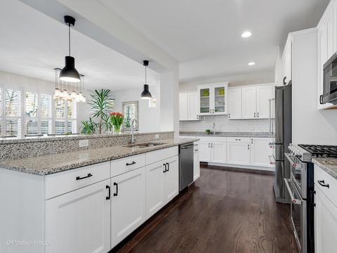 525 W 3rd St, Elmhurst, IL 60126 photo 11