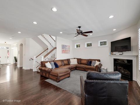 525 W 3rd St, Elmhurst, IL 60126 photo 5