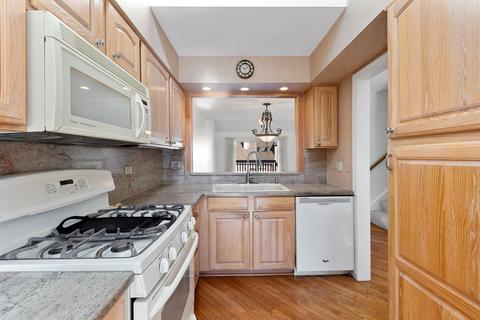 4528 Olmstead Dr, Hoffman Estates, IL 60192 photo 6