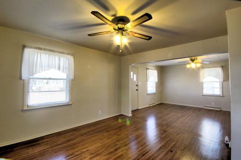 337 E Cherry St, Watseka, IL 60970 photo 8