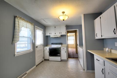 337 E Cherry St, Watseka, IL 60970 photo 10