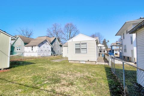 337 E Cherry St, Watseka, IL 60970 photo 4