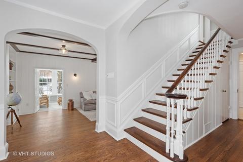 1020 N Main St, Wheaton, IL 60187 photo 2