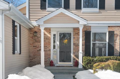 992 Pear Tree Ln, Wheeling, IL 60090 photo 2