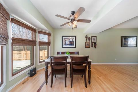 992 Pear Tree Ln, Wheeling, IL 60090 photo 8