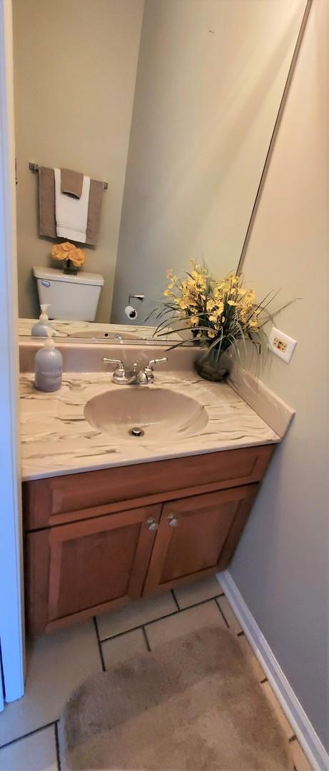 992 Pear Tree Ln, Wheeling, IL 60090 photo 17