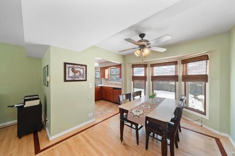 992 Pear Tree Ln, Wheeling, IL 60090 photo 9