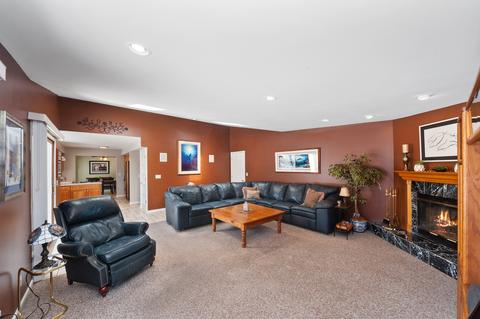 992 Pear Tree Ln, Wheeling, IL 60090 photo 4
