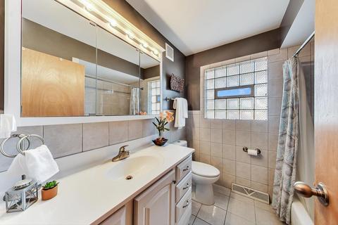 807 E Golfhurst Ave, Mount Prospect, IL 60056 photo 19