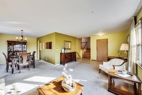 807 E Golfhurst Ave, Mount Prospect, IL 60056 photo 5