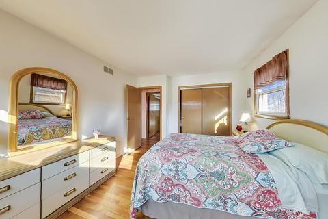 807 E Golfhurst Ave, Mount Prospect, IL 60056 photo 15