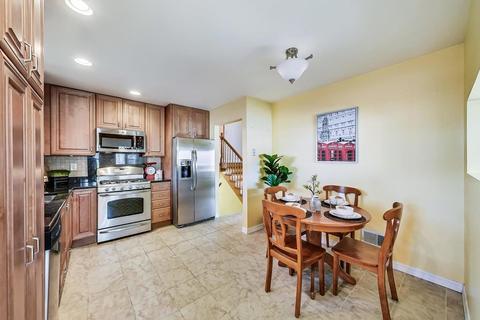 807 E Golfhurst Ave, Mount Prospect, IL 60056 photo 9